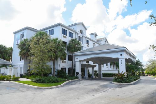 7051 Seacrest Blvd, Lantana, FL, 33462-5139 | Card Image