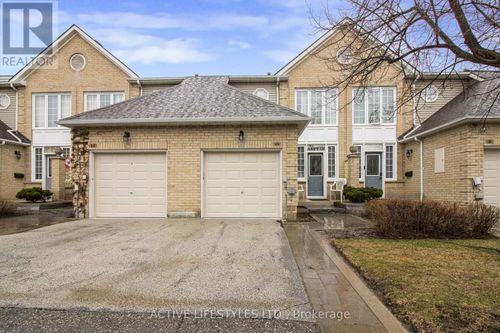59-10 Hartnell Sq, Brampton, ON, L6S5W7 | Card Image