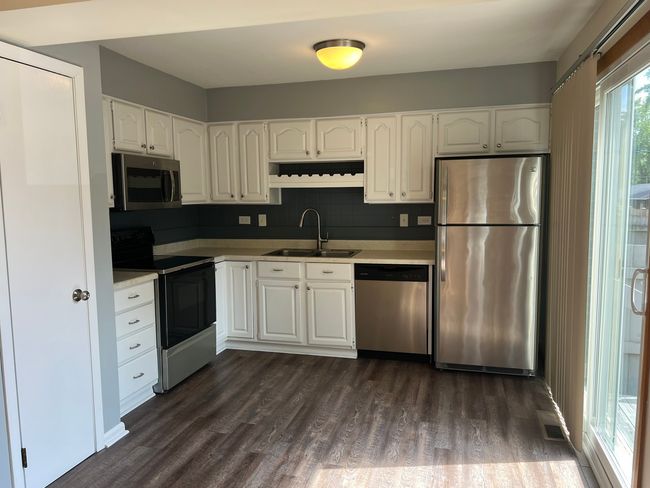 226 George St, Townhouse with 3 bedrooms, 2 bathrooms and 2 parking in Barrington IL | Image 6