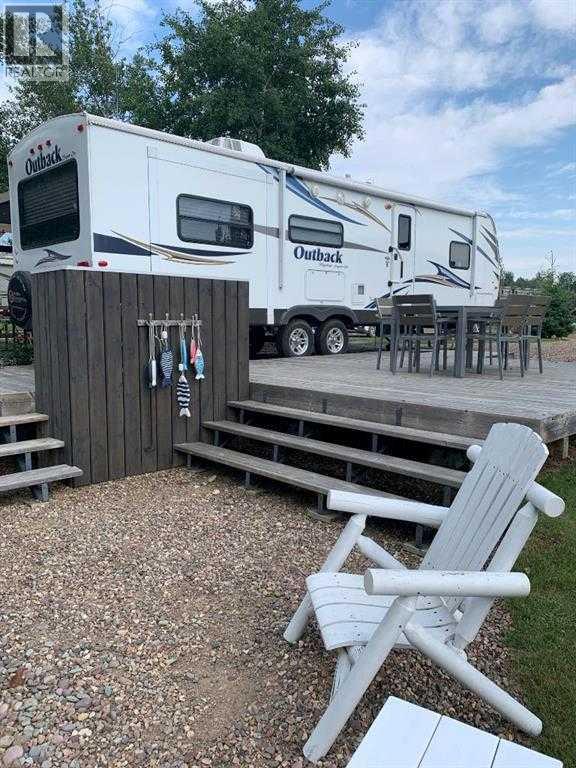 Residential in Lac Des Iles 3
