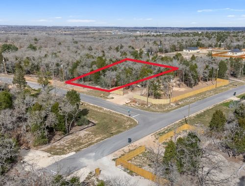 137 Las Alturas Dr, Elgin, TX, 78621-2769 | Card Image