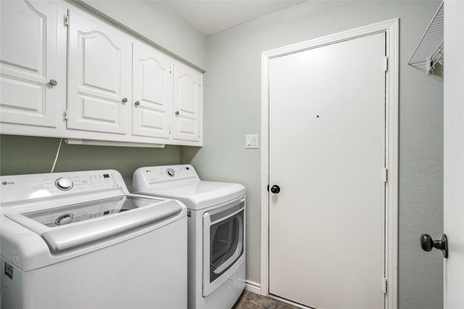 6910 Flintcove Dr, House other with 4 bedrooms, 3 bathrooms and null parking in Dallas TX | Image 32