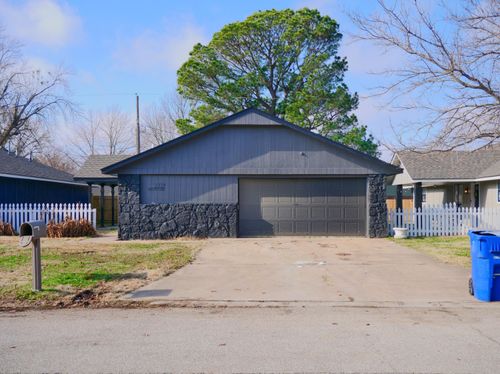 2227 Willow Ln, Miami, OK, 74354-1436 | Card Image