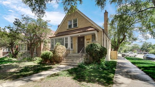 8459 S Elizabeth St, Chicago, IL, 60620-4036 | Card Image