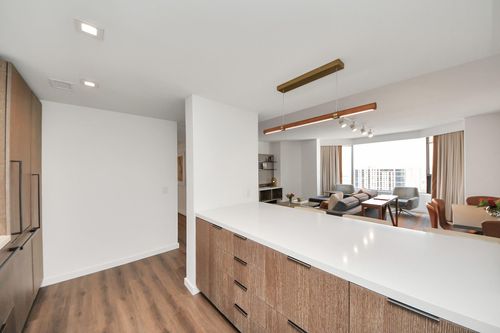 s8-1300 Lamar St, Houston, TX, 77010-3017 | Card Image