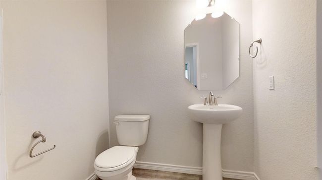 604 Sydney Blvd, House other with 5 bedrooms, 3 bathrooms and 3 parking in Thorndale TX | Image 30