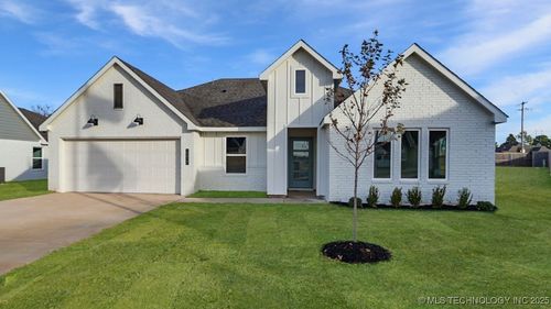 15927 E 75th Pl N, Owasso, OK, 74055-8583 | Card Image