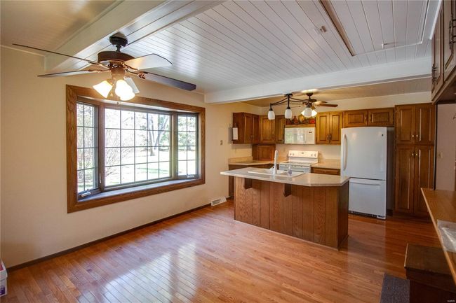 8556 Kee Mac Ln, House other with 2 bedrooms, 2 bathrooms and 3 parking in Alton IL | Image 24