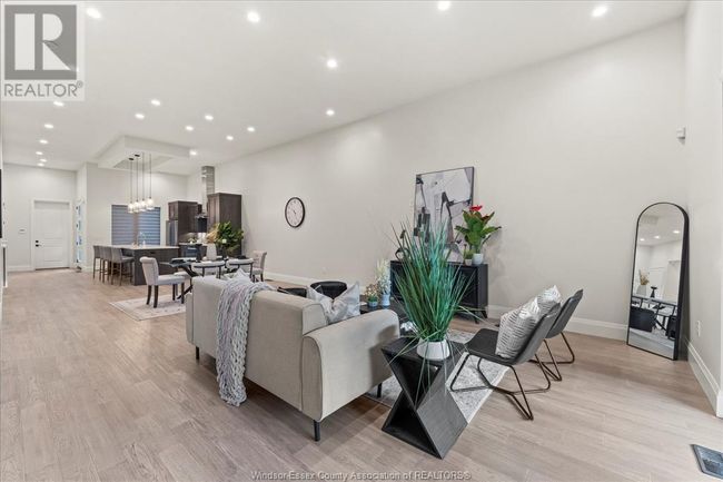 506 Lily Mac Blvd, Townhouse with 2 bedrooms, 2 bathrooms and null parking in Windsor ON | Image 17