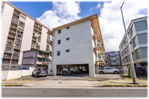 1254 Lunalilo St, Honolulu, HI, 96822-4051 | Card Image
