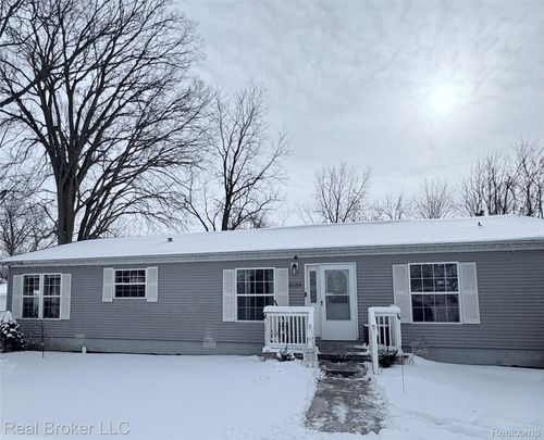 6054 Lapeer Rd, Burton, MI, 48509-2215 | Card Image