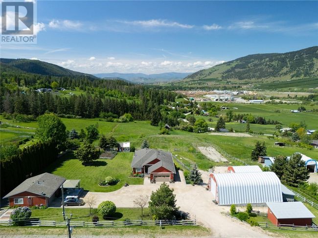 5380 Learmouth Rd, House other with 3 bedrooms, 3 bathrooms and 2 parking in Coldstream BC | Image 4