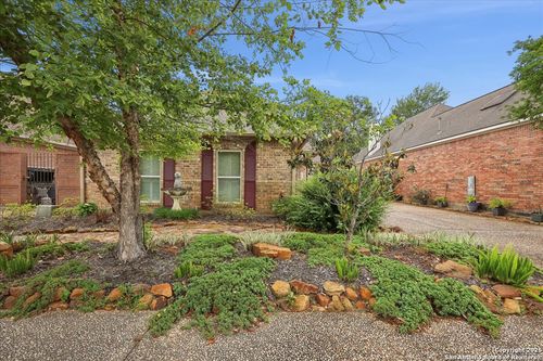 11 Regency Pl, Orange, TX, 77630-3670 | Card Image