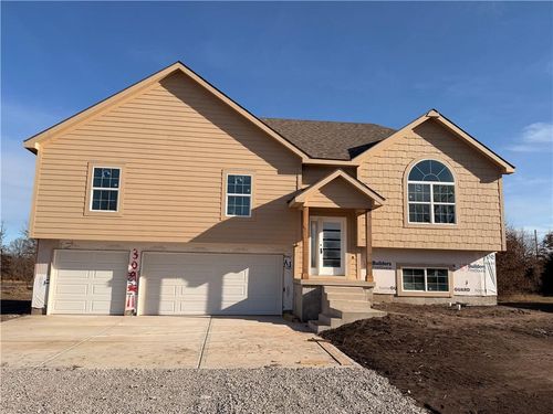 309 Ne 51st Rd, Warrensburg, MO, 64093-7490 | Card Image