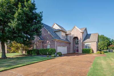 360 Lewis Fairway Cir, House other with 5 bedrooms, 2 bathrooms and null parking in Oakland TN | Image 1