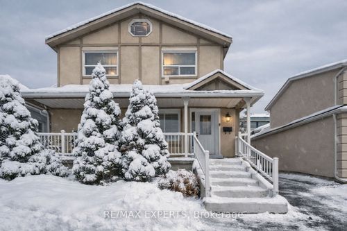 35 Ridge Rd, North York, ON, M3M1C6 | Card Image