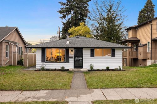 3-2108 Summit Ave, Everett, WA, 98201-2645 | Card Image