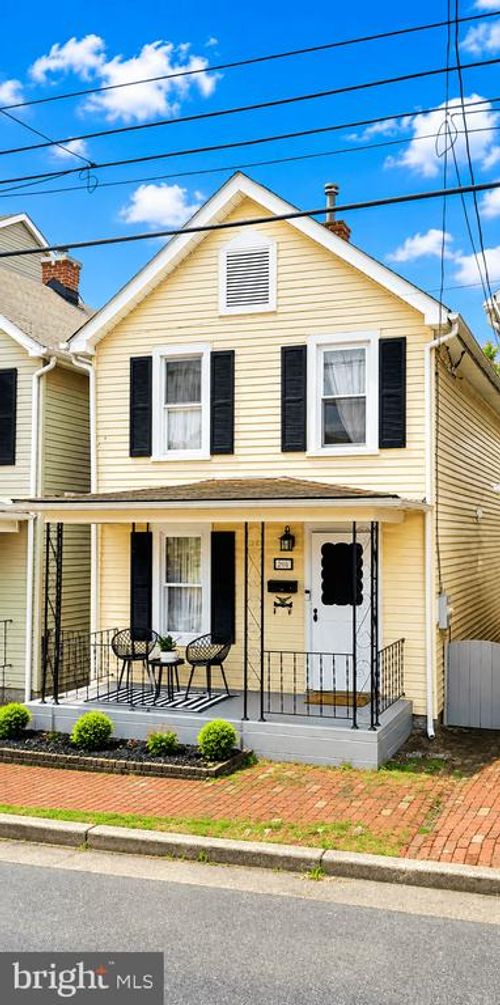 218 E 6th St, FREDERICK, MD, 21701-5220 | Card Image
