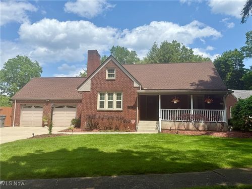2425 Inglenook Pl, Youngstown, OH, 44511-1408 | Card Image