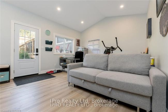 18 Station St, House other with 3 bedrooms, 2 bathrooms and 8 parking in Amaranth ON | Image 22