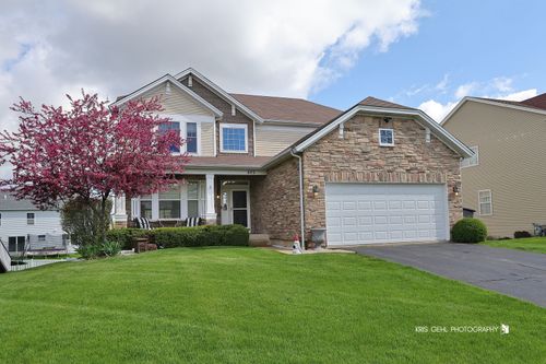 862 Heartland Park Ln, Antioch, IL, 60002-6220 | Card Image