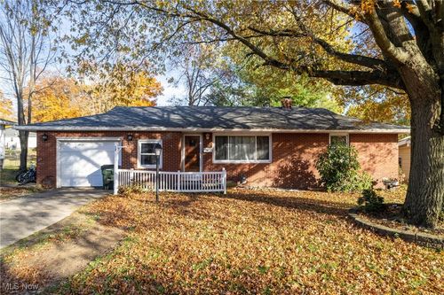 94 Pinewood St, Rittman, OH, 44270-1229 | Card Image