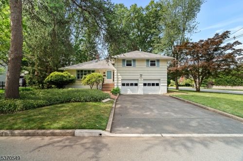 2 Churchill Rd, Cresskill, NJ, 07626-1604 | Card Image