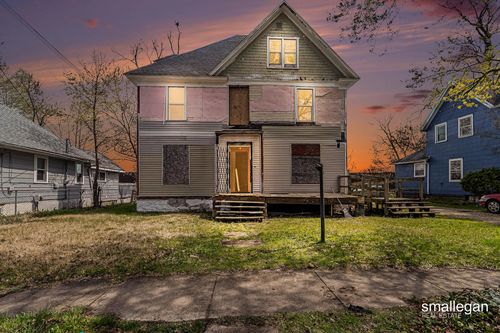 821 Clarence St, Kalamazoo, MI, 49001-3131 | Card Image