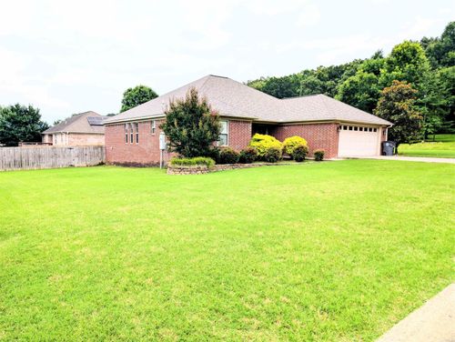 50 Rebecca Ln, Searcy, AR, 72143-7254 | Card Image