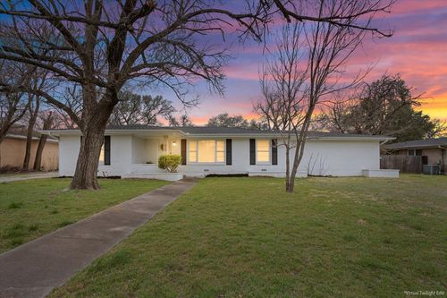 2416 Lake Air Dr, Waco, TX, 76710-1611 | Card Image