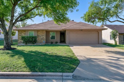 1006 Cresswell Dr, Pflugerville, TX, 78660-2147 | Card Image