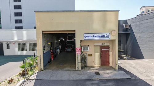 3838 Shipping Ave, MIAMI, FL, 33146-1517 | Card Image