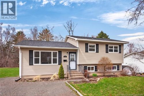 101 Pugsley St, Fredericton, NB, E3B6J2 | Card Image