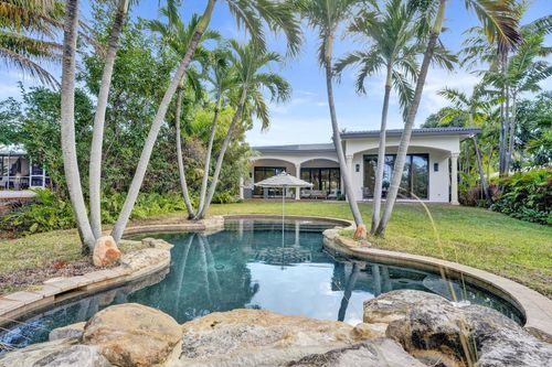 2425 Middle River Dr, Fort Lauderdale, FL, 33305-2701 | Card Image