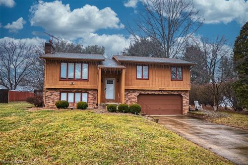 11371 Sagebrush Ave Ne, Uniontown, OH, 44685-8519 | Card Image