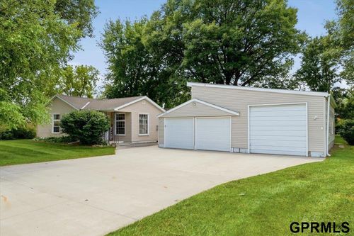 218 N 10th St, Fort Calhoun, NE, 68023-2510 | Card Image