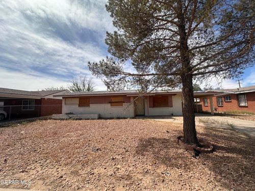 5624 Sanders Ave, El Paso, TX, 79924-6626 | Card Image
