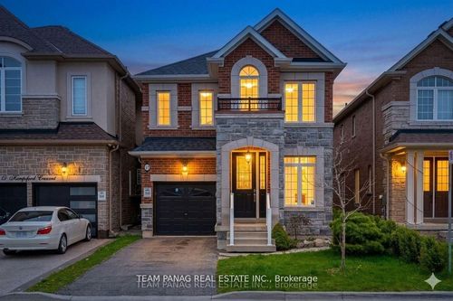 17 Kempsford Cres, Brampton, ON, L7A4M5 | Card Image