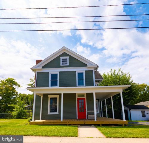 440 E Queen St, STRASBURG, VA, 22657-2436 | Card Image