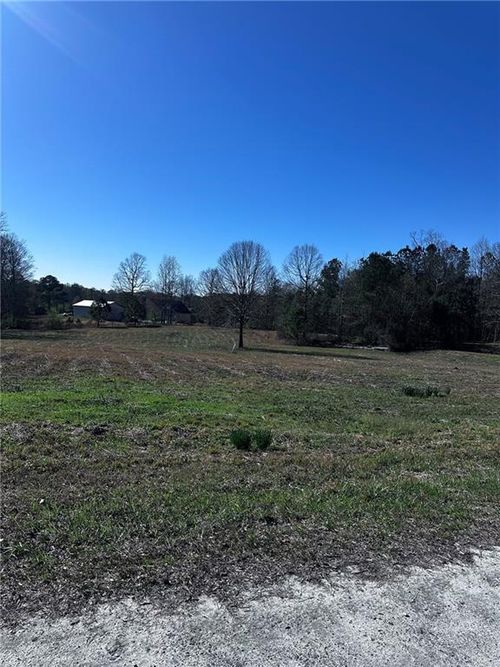 8395 Vernon Grove Rd, Chattahoochee Hills, GA, 30268-2257 | Card Image