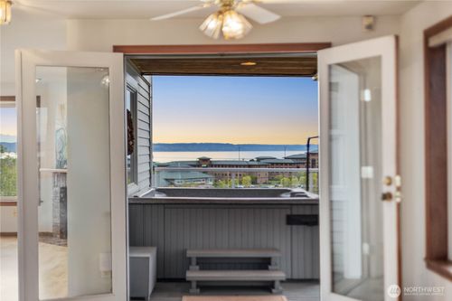 2-1930 Grand Ave, Everett, WA, 98201-6104 | Card Image