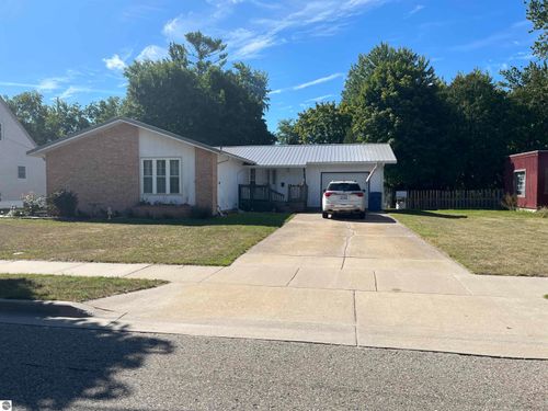 330 Orchard St, Standish, MI, 48658-9701 | Card Image