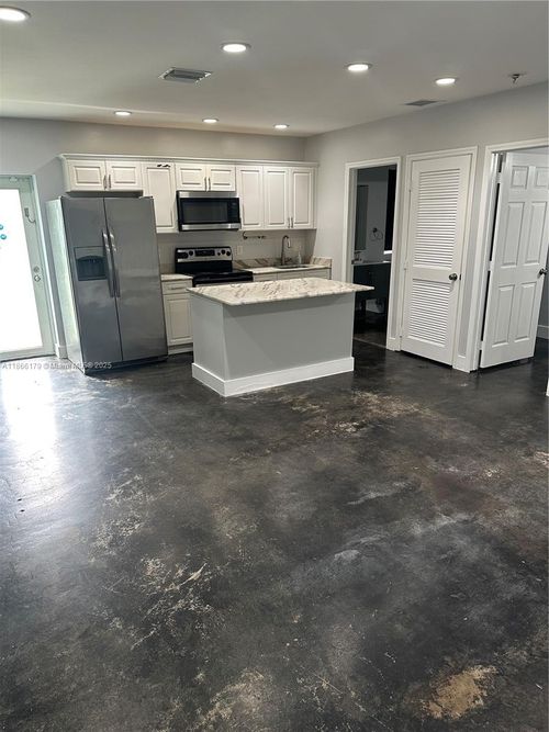 b-720 N 26th Ave, Hollywood, FL, 33020-3807 | Card Image