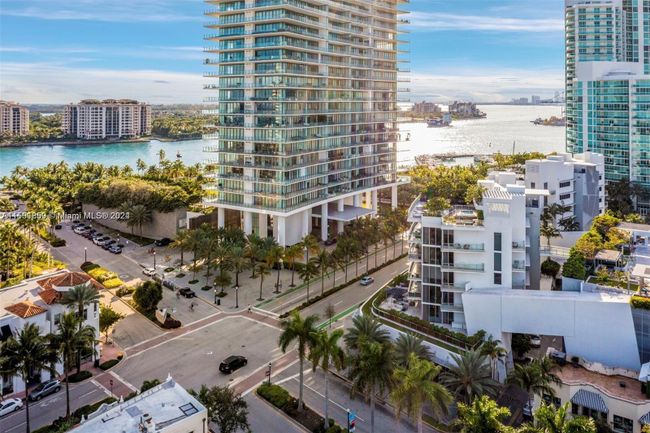 204 - 801 S Pointe Dr, Condo with 2 bedrooms, 2 bathrooms and null parking in Miami Beach FL | Image 34
