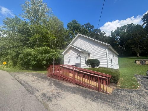 1050 E Spring Valley Paintersville Rd, Xenia, OH, 45385-9722 | Card Image