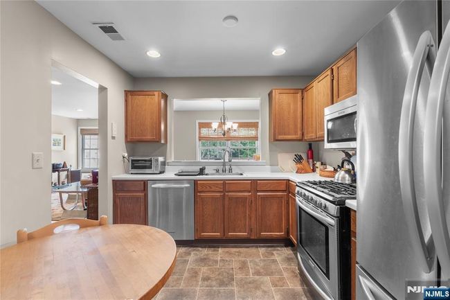 35 Spruce Ct, Condo with 2 bedrooms, 2 bathrooms and null parking in Clifton NJ | Image 14