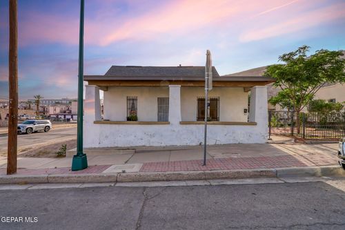 1181 N Cotton St, El Paso, TX, 79902-3043 | Card Image