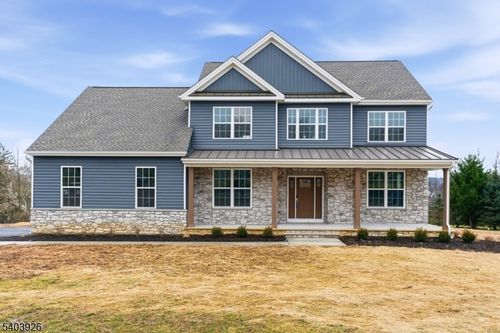 105 Junction Rd, Hampton, NJ, 08827-3034 | Card Image