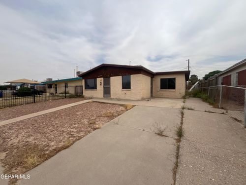 236 Papaya St, El Paso, TX, 79915-4320 | Card Image