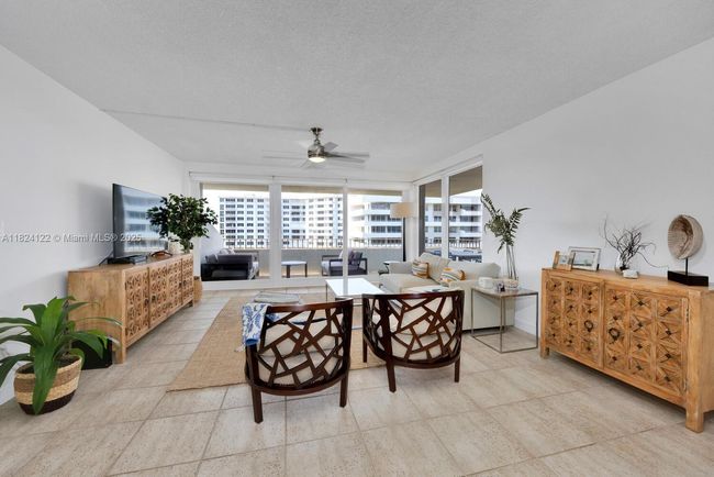 APT-1009 - 177 Ocean Lane Dr, Condo with 2 bedrooms, 2 bathrooms and null parking in Key Biscayne FL | Image 7
